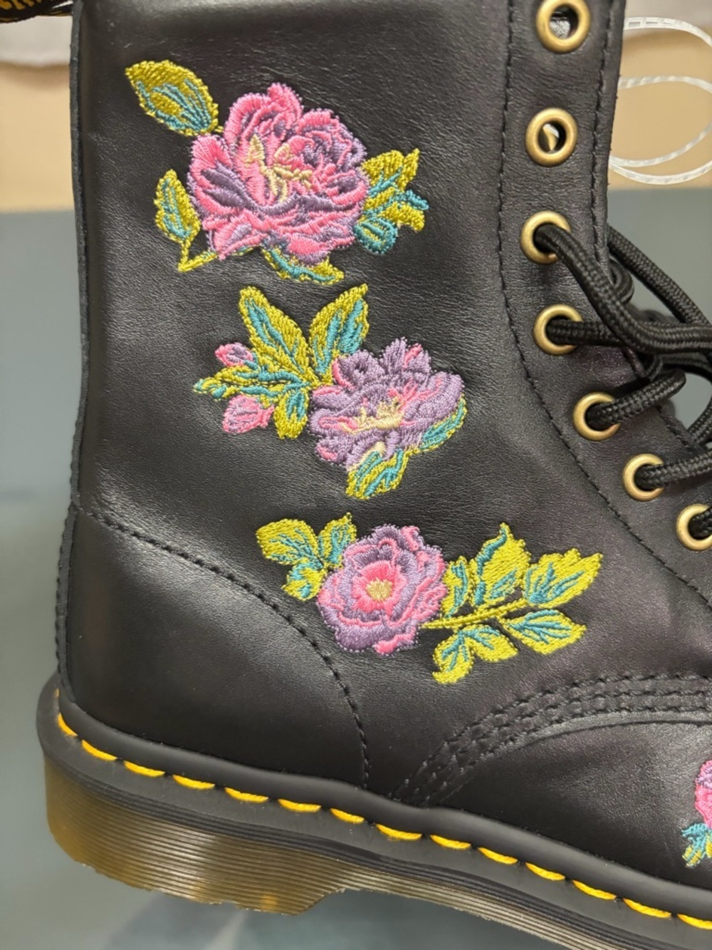 Dr. Martens 1460 Vonda 2 embroidered floral boots - Picture 4 of 13